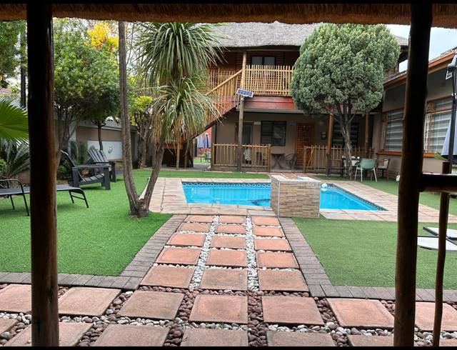 20 BEDROOM HOUSE FOR SALE IN VANDERBIJLPARK SE 7